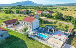 6 Bedroom Gorgeous Home In Drnis